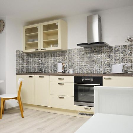 Apartman Kvetinovy Dum Hluk Exteriér fotografie