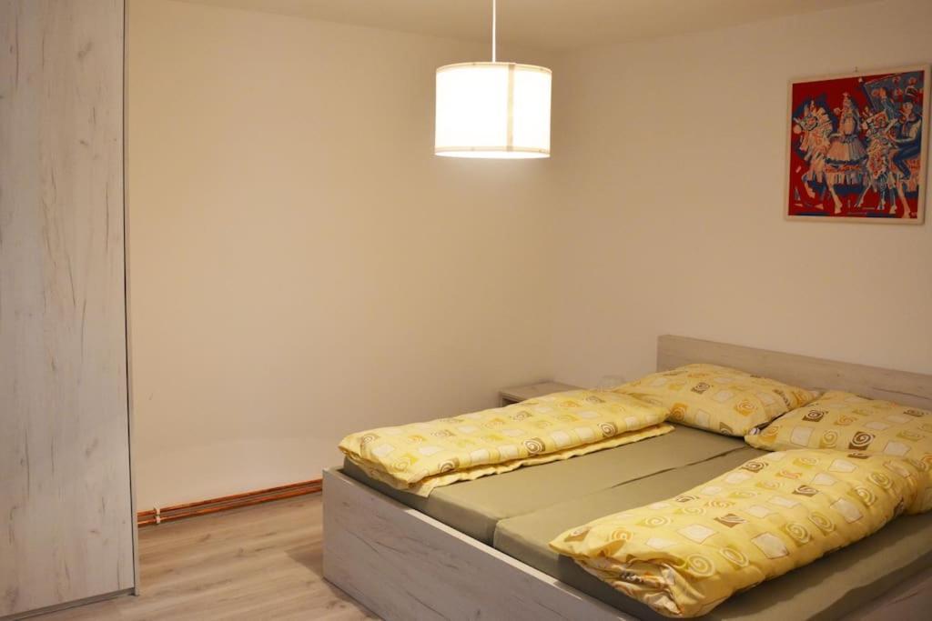Apartman Kvetinovy Dum Hluk Exteriér fotografie