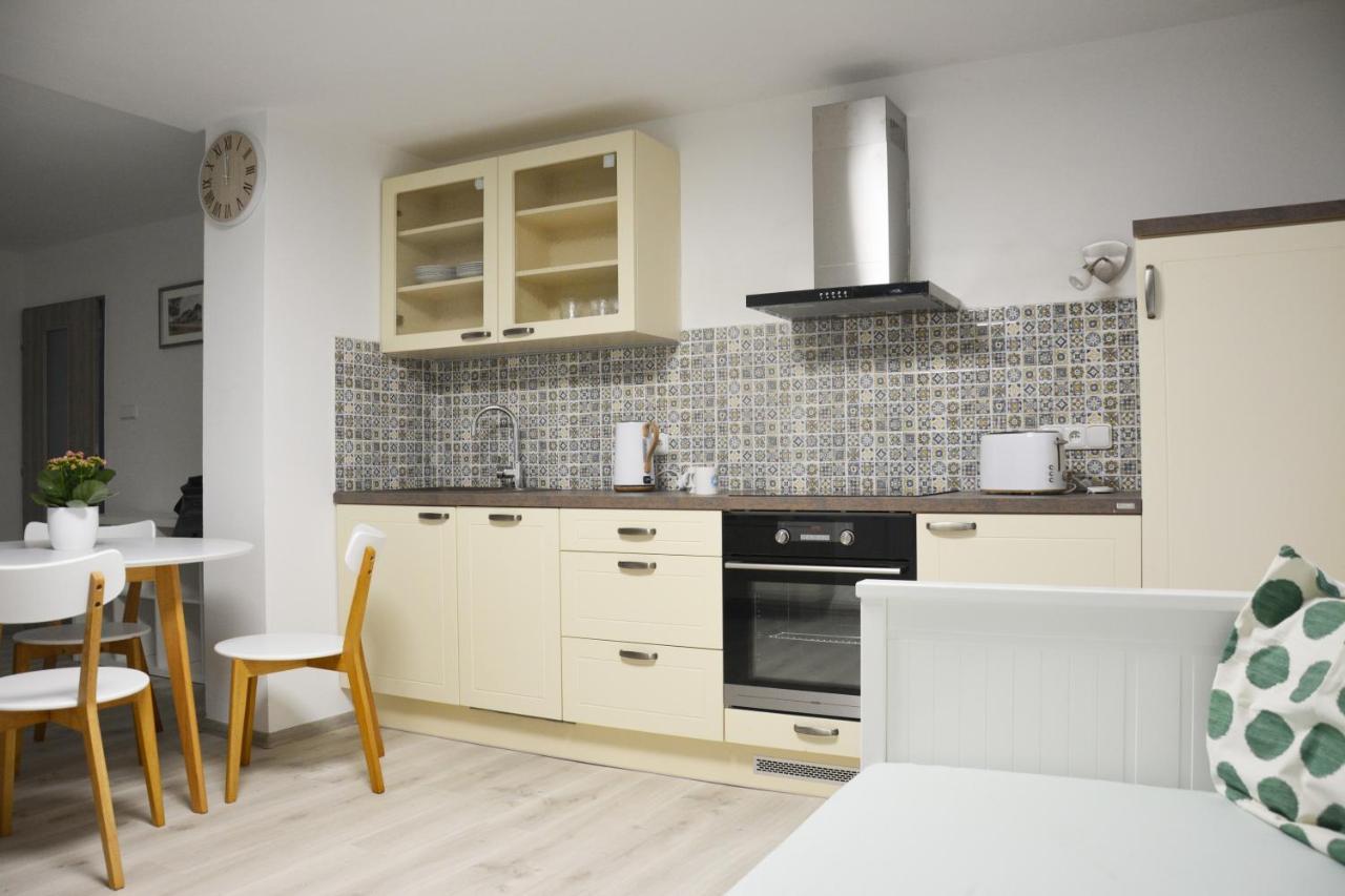 Apartman Kvetinovy Dum Hluk Exteriér fotografie