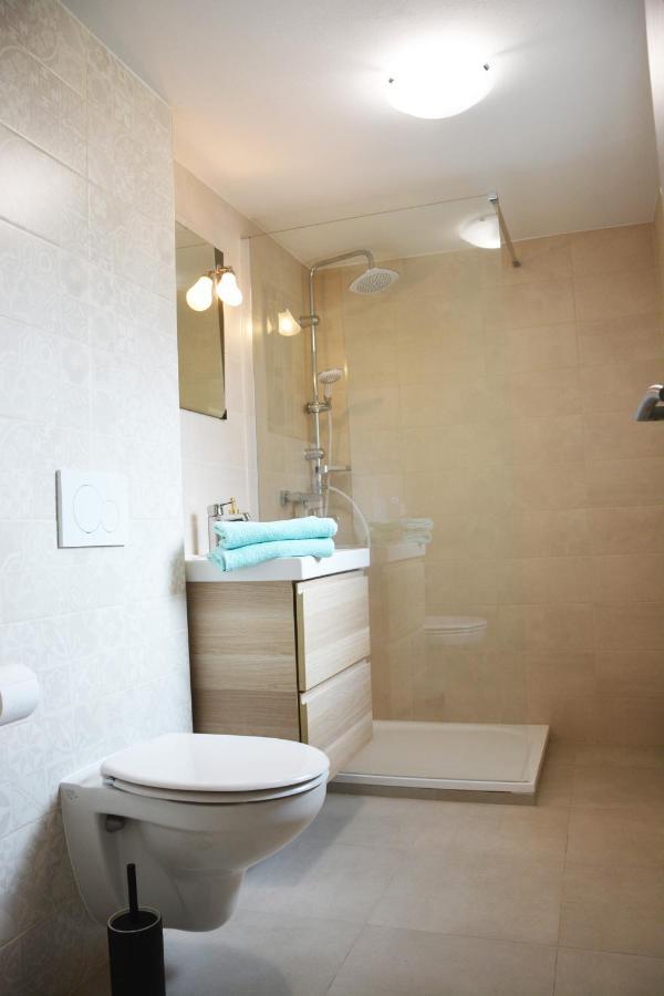 Apartman Kvetinovy Dum Hluk Exteriér fotografie